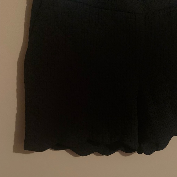 Black Loft Riviera shorts with scalloped edge - Picture 3 of 8